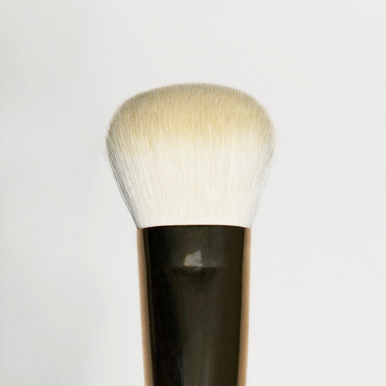 Close up image of VIEVE brush 