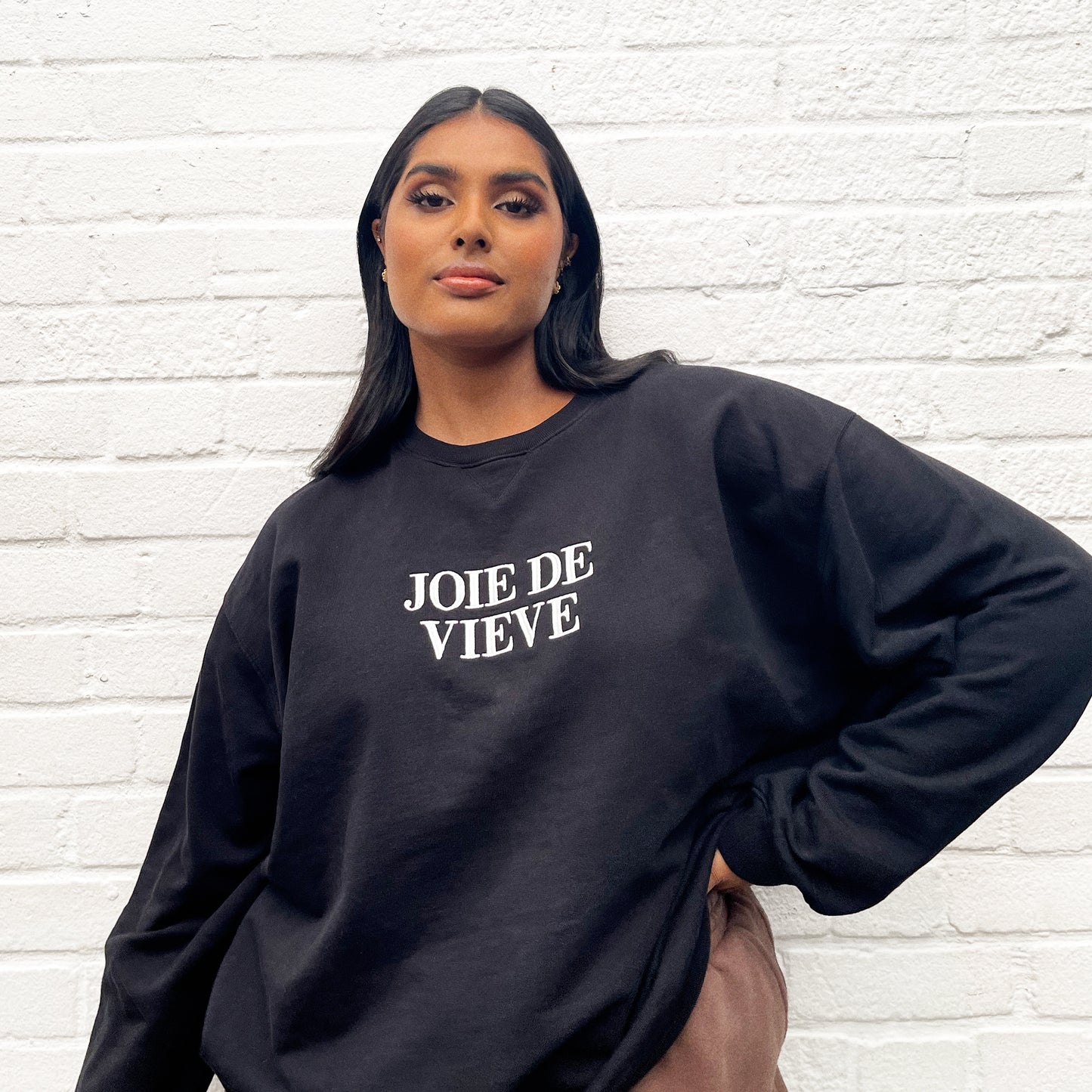 VIEVE Joie de VIEVE Sweatshirt Apparel black-joie-de-vieve-sweatshirt-2
