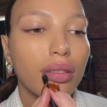 Modern Lip Definer
