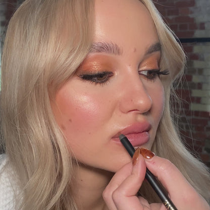 Modern Lip Definer