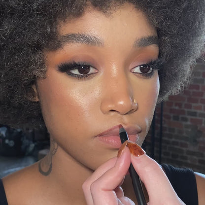 Modern Lip Definer