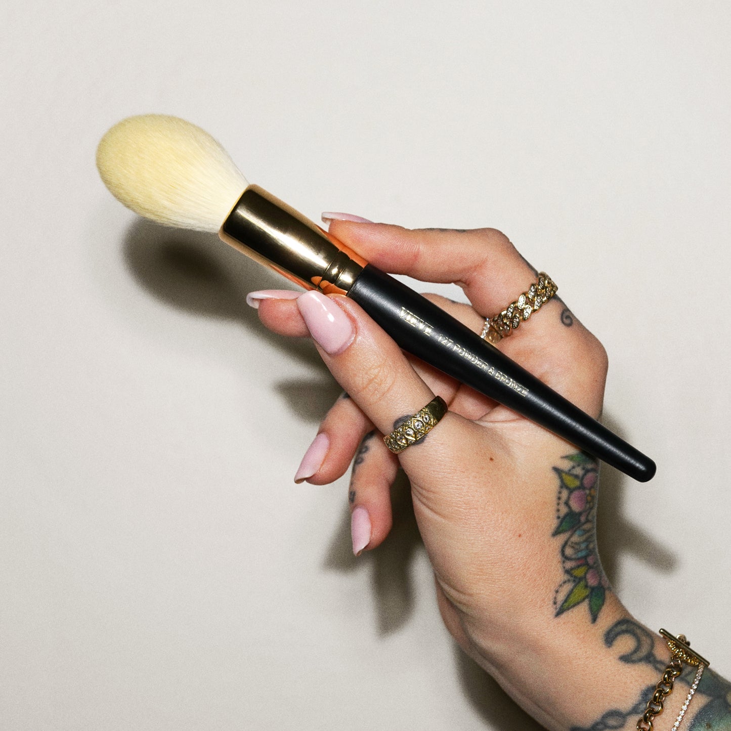 VIEVE 127 Powder & Bronze Brush Brushes vieve-127-powder-bronzer-brush-3