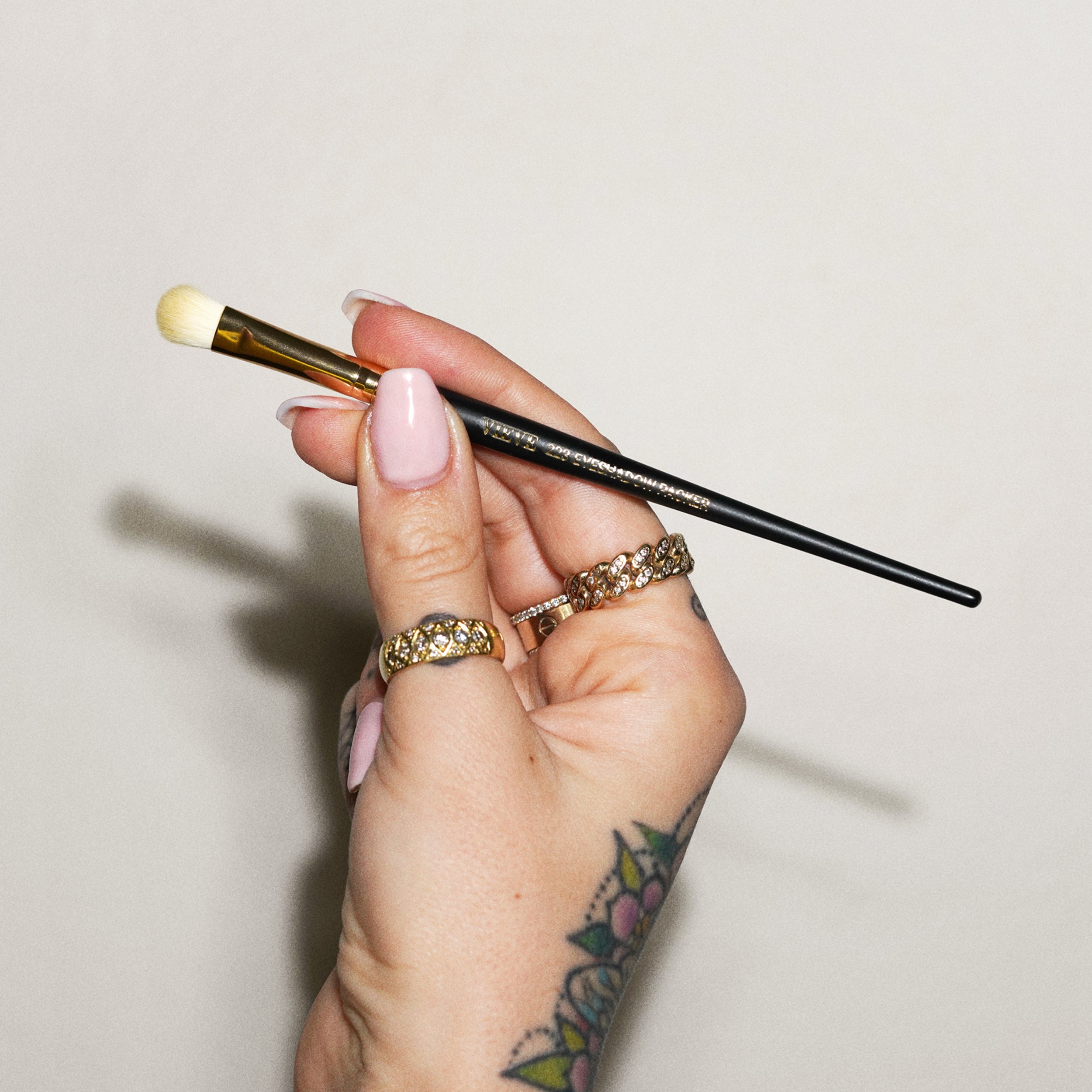 223 Eyeshadow Packer Brush | Eyeshadow Packing Brush – VIEVE