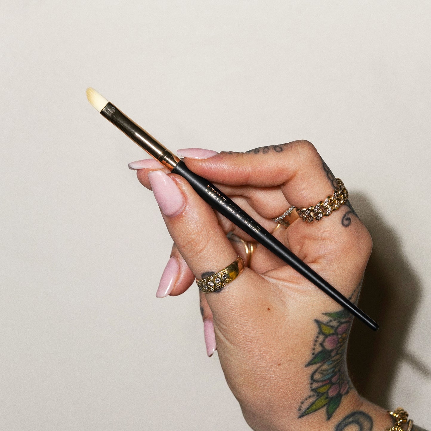 VIEVE 229 Lip & Line Brush Brushes vieve-229-lip-brush-3