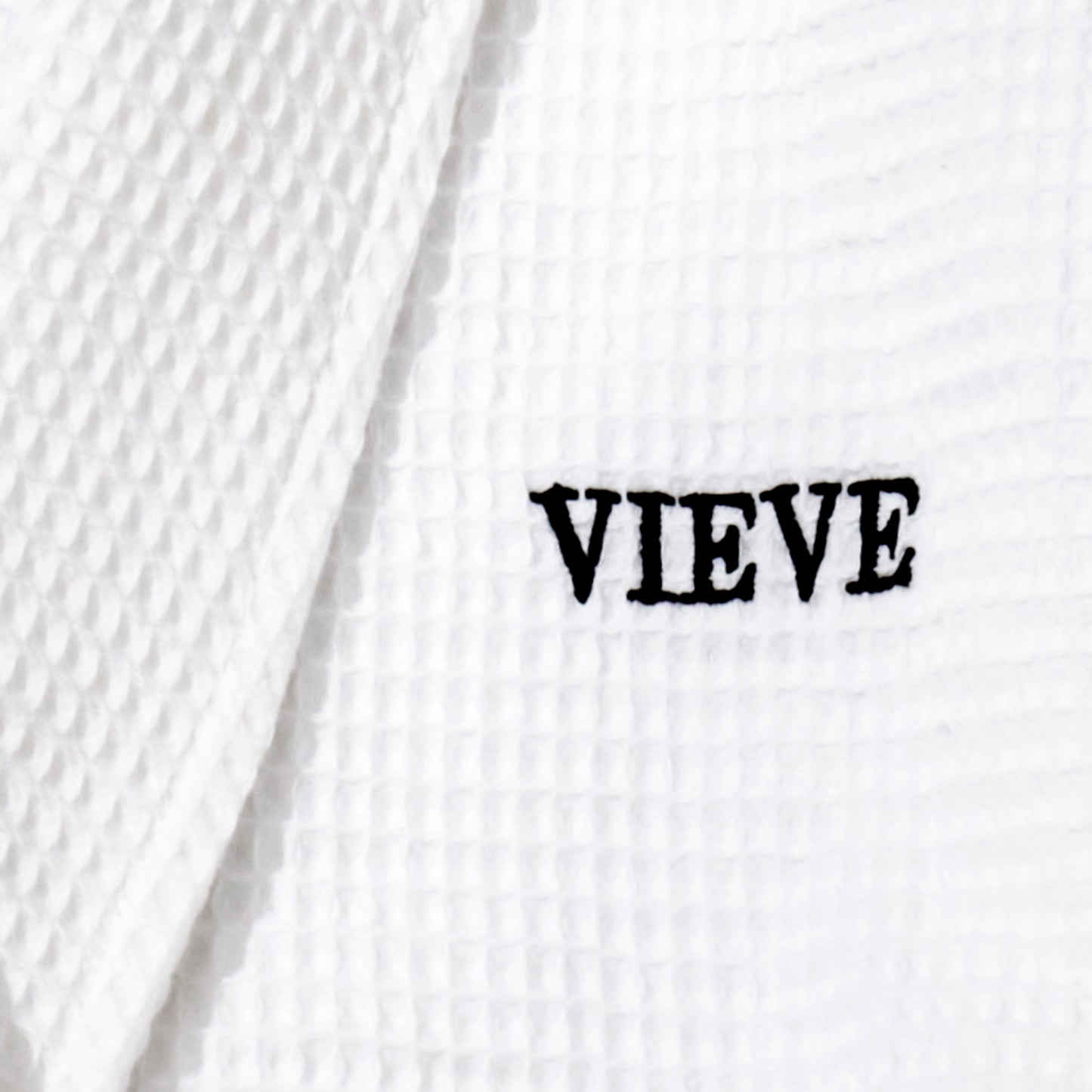VIEVE Robe