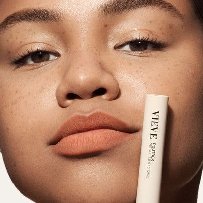 VIEVE Poutder Lipstick vieve-bellini-peachy-nude-lip-mousse-3