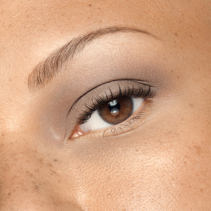 VIEVE Eye Wand Eyeshadow vieve-concrete-charcoal-grey-eyeshowdow-stick-3