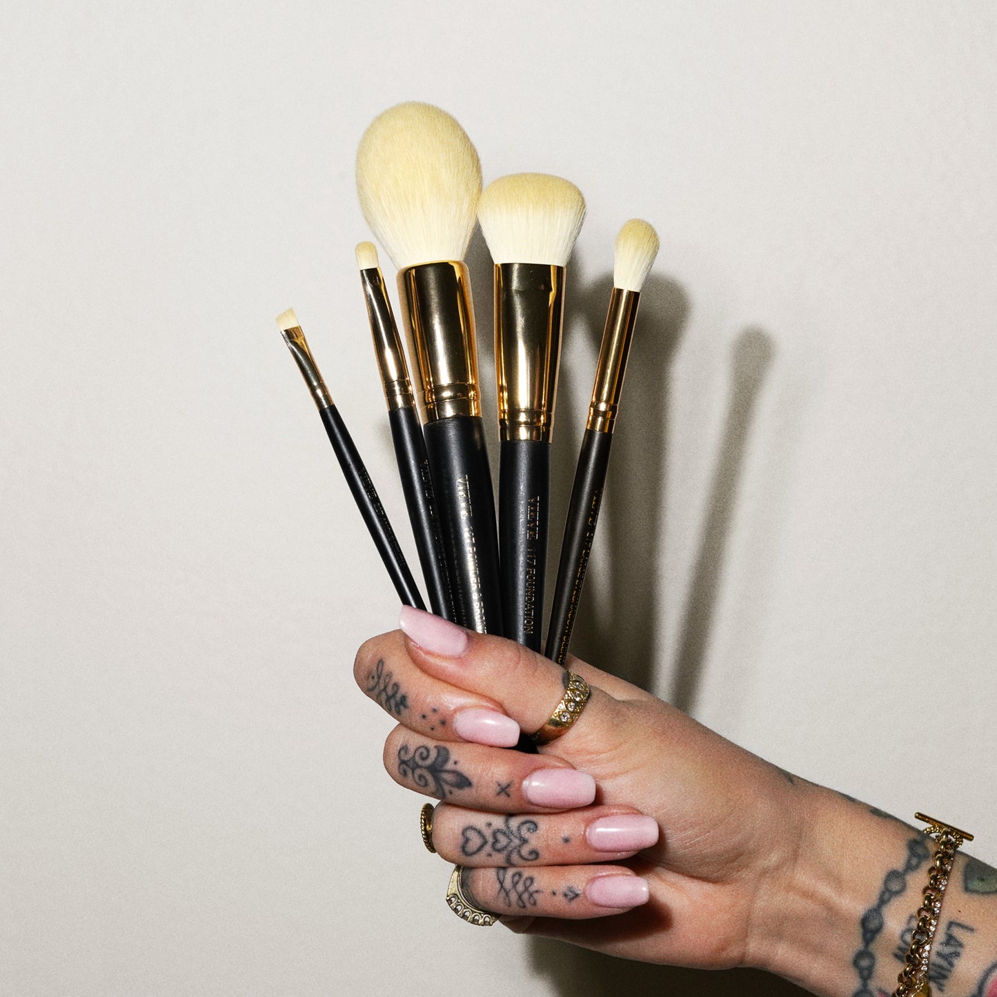 VIEVE The Edit Sets vieve-edit-essential-makeup-brushes-3_2f545ca3-0454-43ac-a872-12e9bb6c4e68