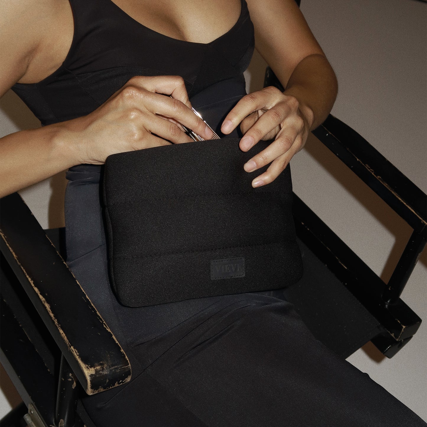 VIEVE The Icon Pouch Accessories vieve-icon-pouch-bag-black-2_33d33225-f840-47e2-9bb6-4c64c4bcf551