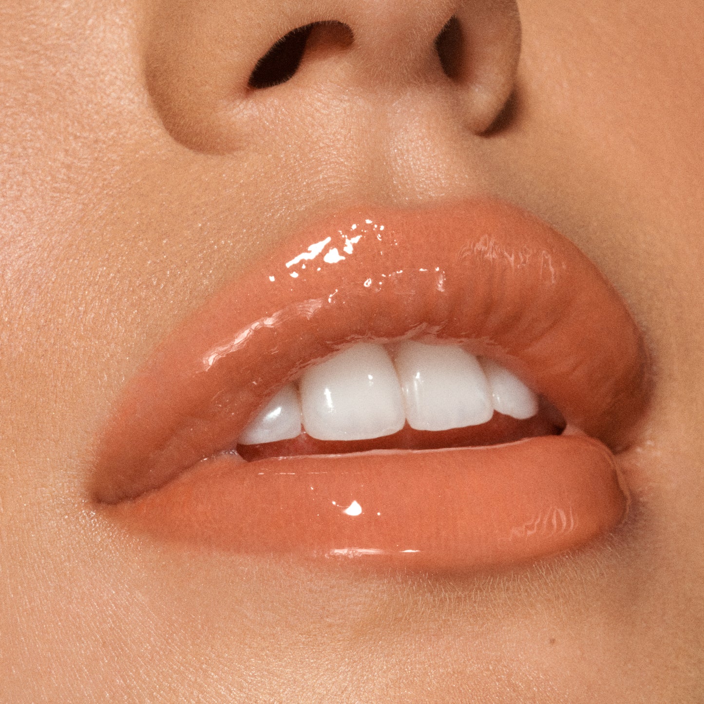 VIEVE Lip Dew Lip gloss vieve-lip-dew-pesca-peach-lipgloss-3