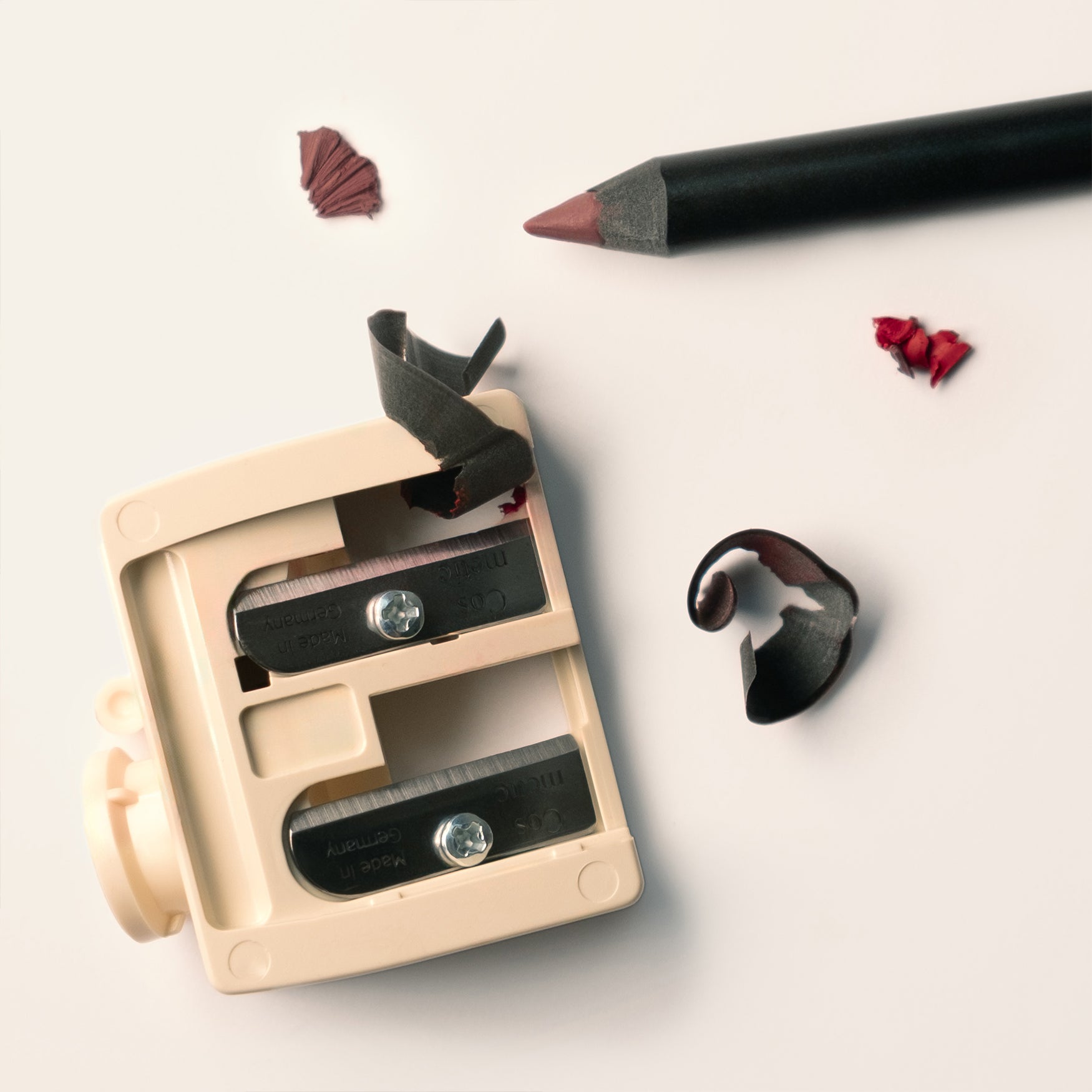 VIEVE Sharpener Accessories vieve-makeup-pencil-sharpener-3_443bad57-5381-4a78-ac98-2bc518cf3a07