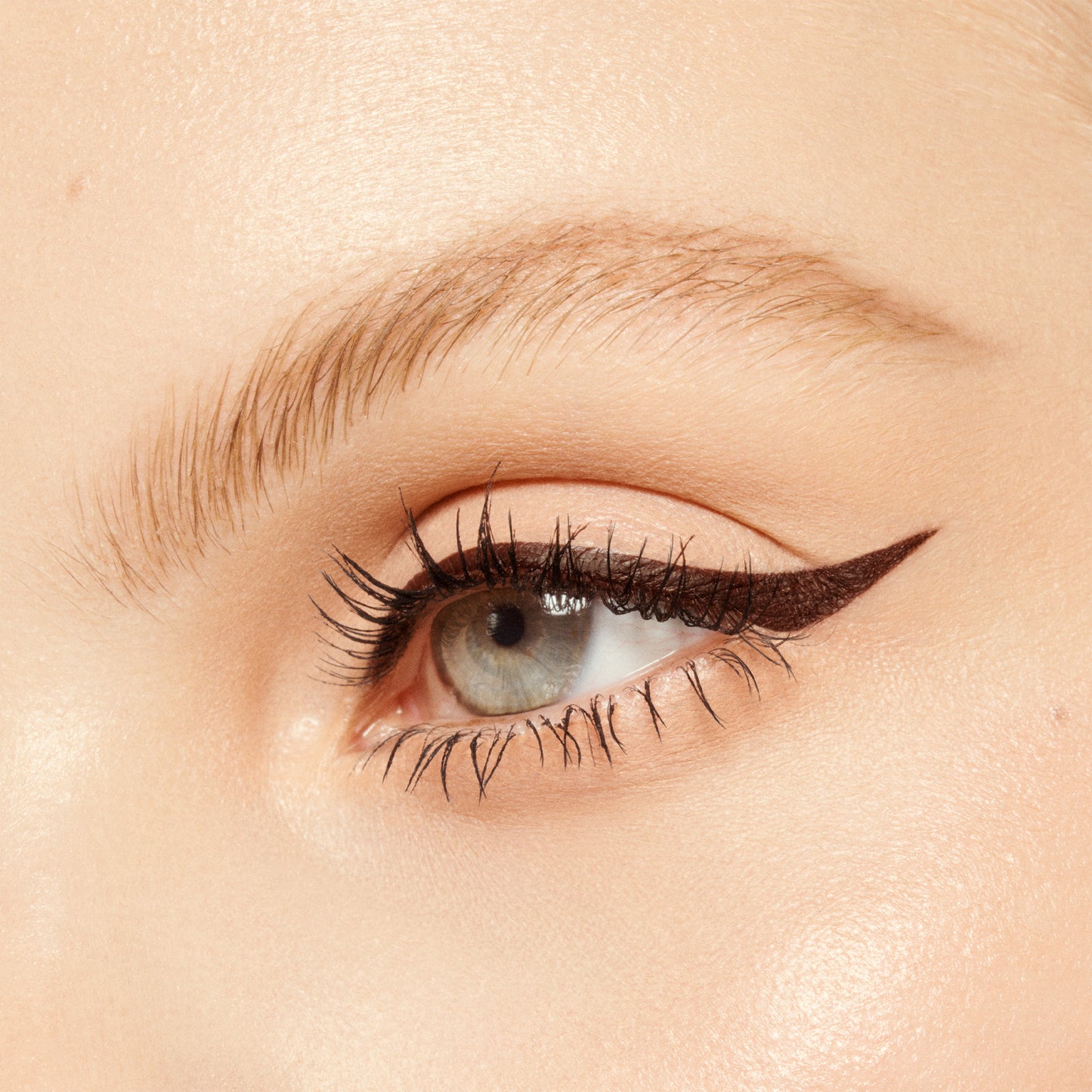 VIEVE Power Ink Liner Eyeliner vieve-power-ink-liner-brown-eyeliner-3