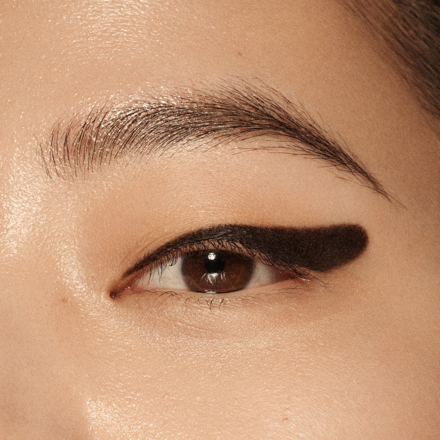 VIEVE Eye Wand Eyeshadow vieve-raven-black-eyeshadow-stick-4