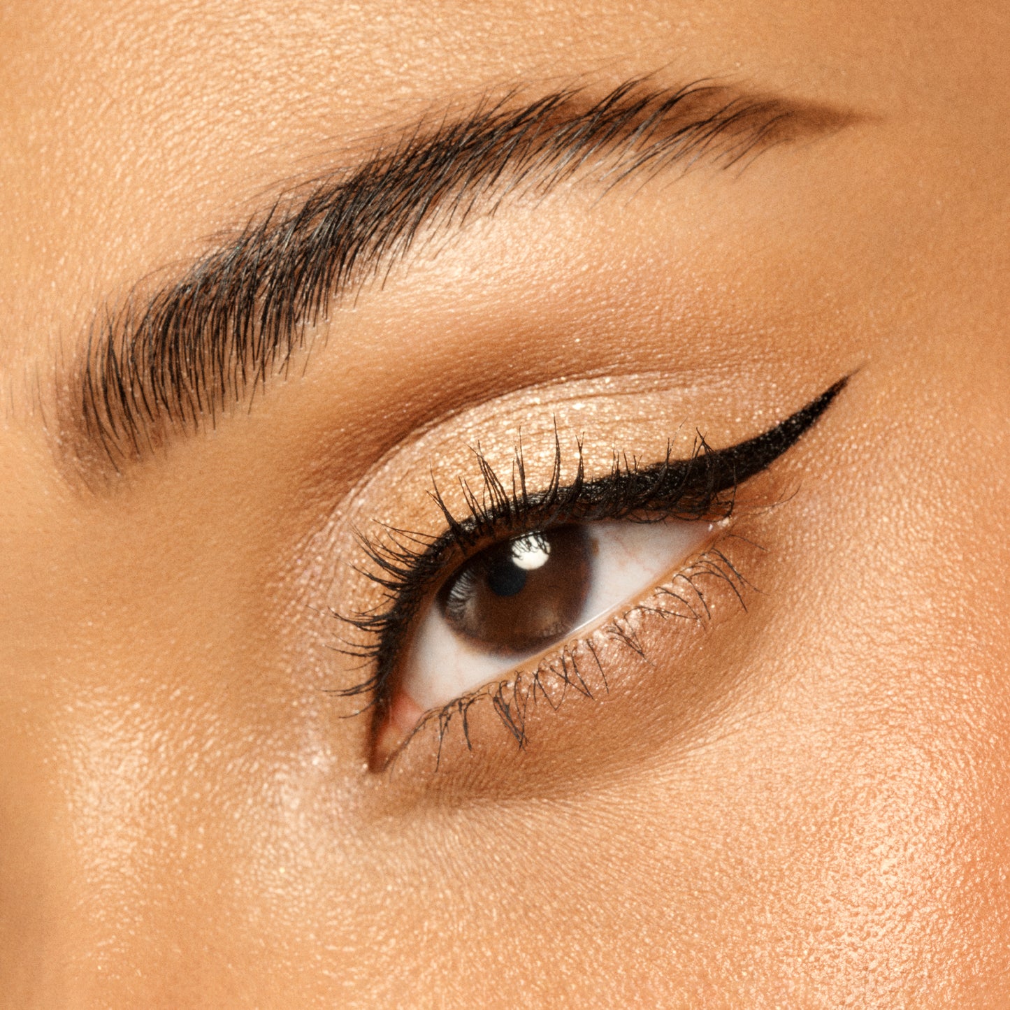 VIEVE Soul Shadows Eyeshadow vieve-soul-shadows-gilt-gold-brown-eyeshadow-quad-2