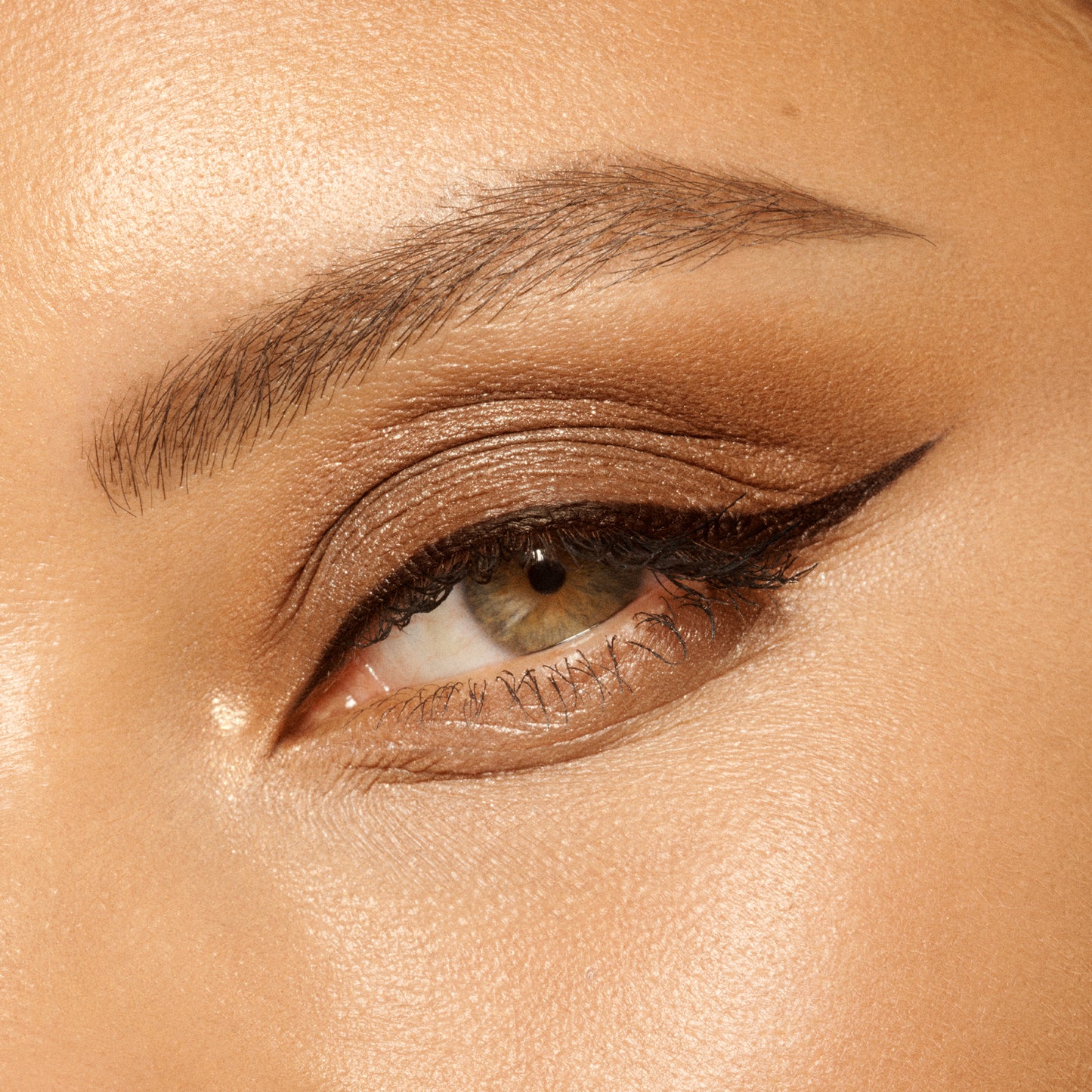 VIEVE Soul Shadows Eyeshadow vieve-soul-shadows-gilt-gold-brown-eyeshadow-quad-3